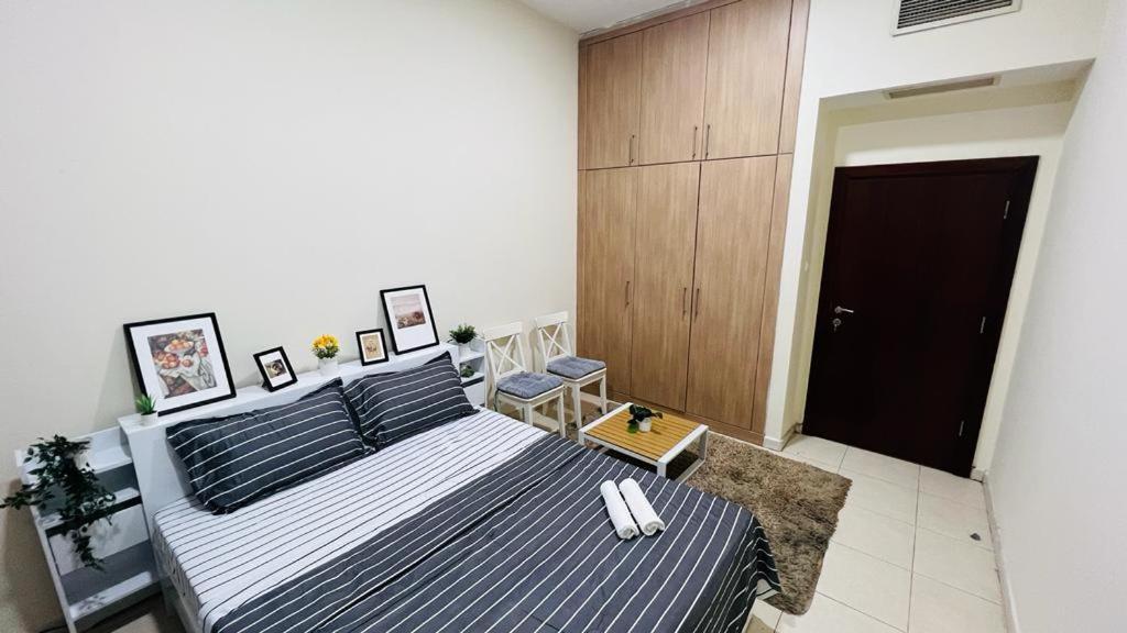 Beautiful Bedroom In Al Barsha Near Mashreq Metro Dubai Exterior foto